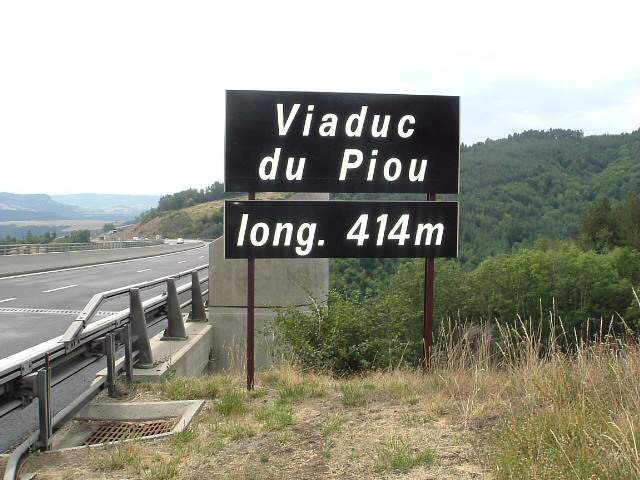 Fonds d'cran Voyages : Europe France > Auvergne Viaduc de Piou