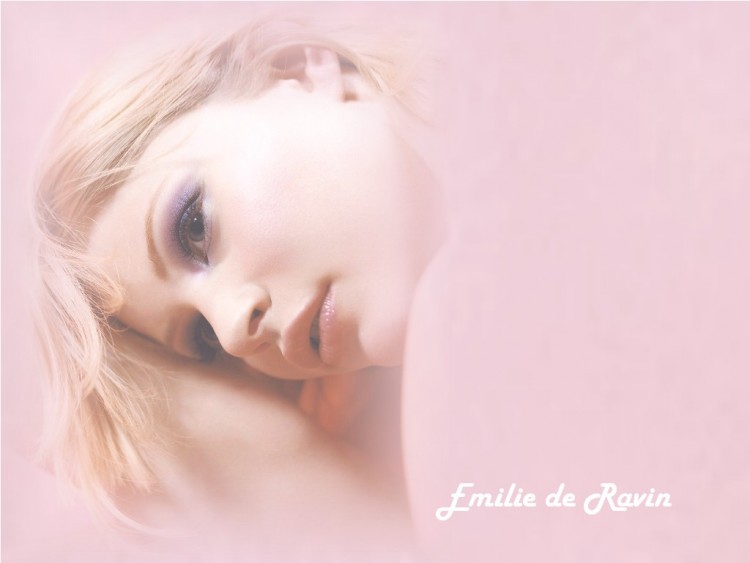 Fonds d'cran Clbrits Femme Emilie de Ravin Wallpaper N110967