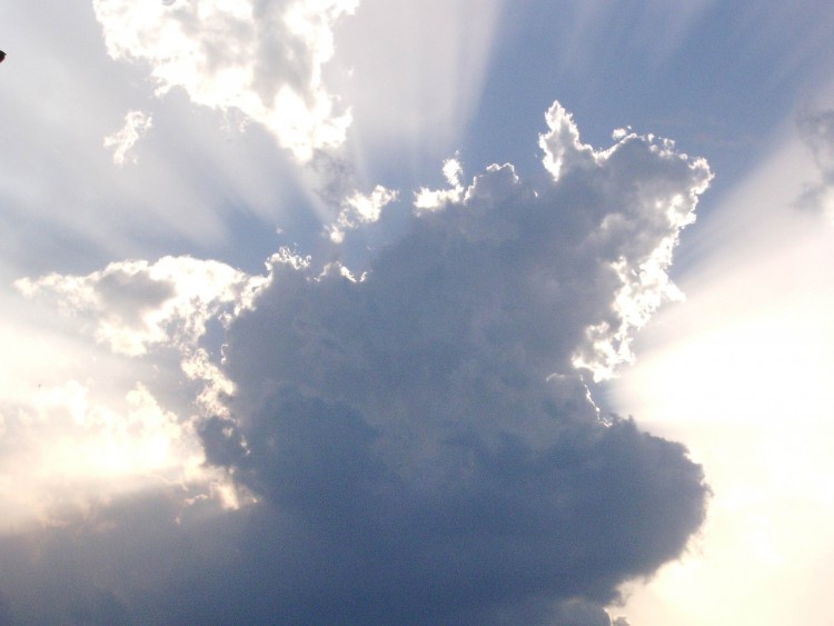 Fonds d'cran Nature Ciel - Nuages Il y a comme Soleil sous Nuage