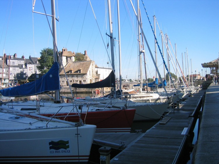 Fonds d'cran Bateaux Voiliers Le vieux bassin