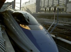 Fonds d'cran Transports divers Train rapide dans la gare de Kyoto