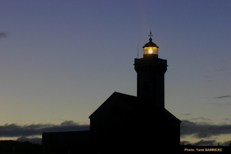 Fonds d'cran Constructions et architecture Phares Phare de la pointe des Poulains au crpuscule