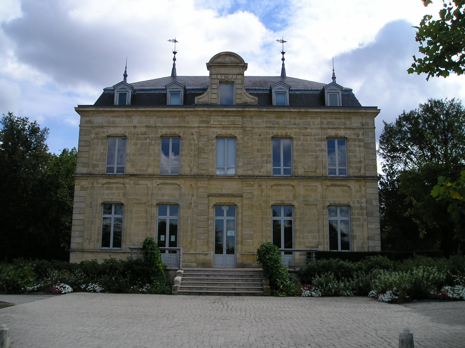 Fonds d'cran Constructions et architecture Chteaux - Palais chateau cazalet