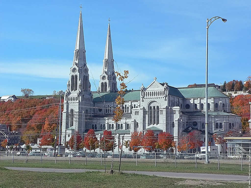 Fonds d'cran Constructions et architecture Edifices Religieux Baslique STE-Anne de Beaupr,Qubec