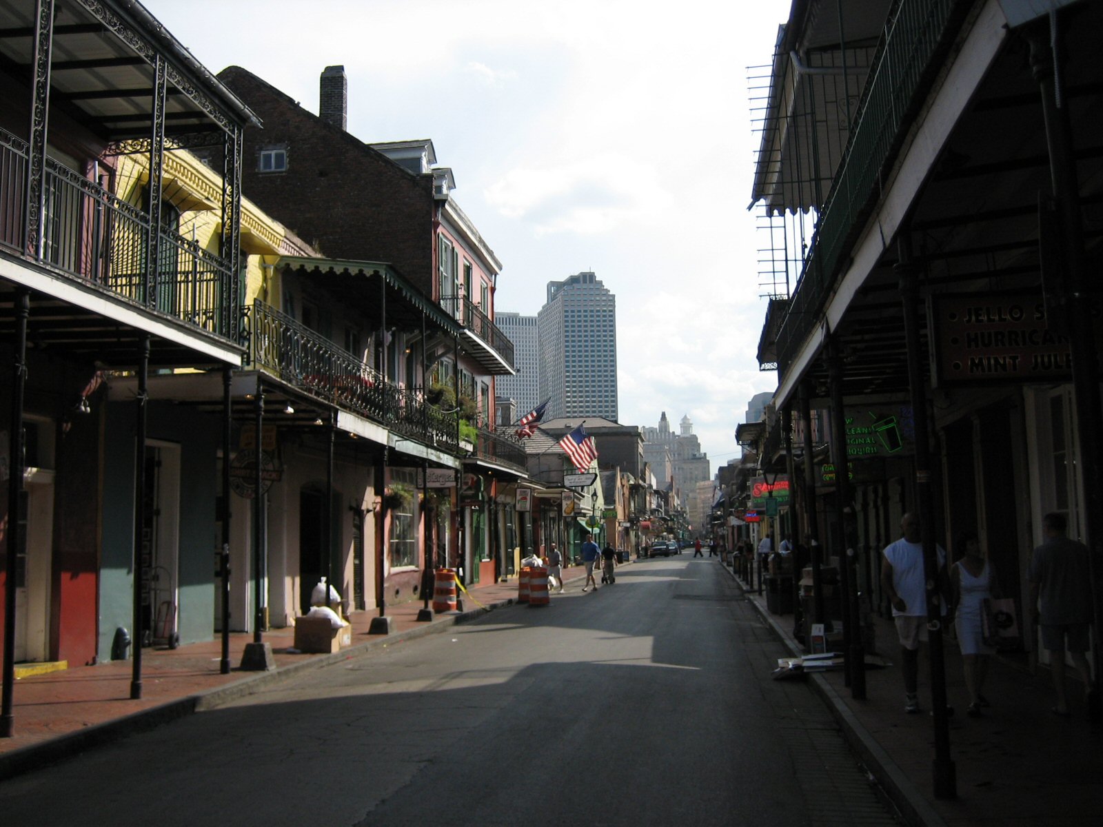 Wallpapers Trips : North America United-States Bourbon Street et le downtown au fond