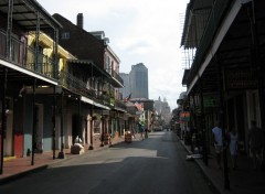 Fonds d'cran Voyages : Amrique du nord Bourbon Street et le downtown au fond