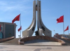 Fonds d'cran Voyages : Afrique Sur le parvis de la Mairie de Tunis