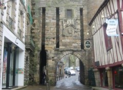 Fonds d'cran Voyages : Europe Vannes - Porte dans les remparts.