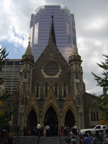 Fonds d'cran Voyages : Amrique du nord Canada > Qubec Montral  Gratte Ciel / Eglise