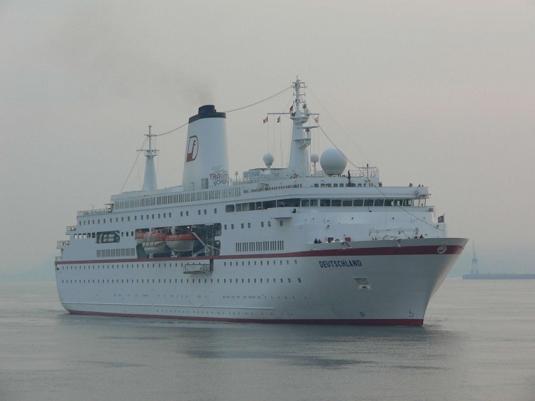 Fonds d'cran Bateaux Bateaux  moteur Deutchland bateau croisire  Qubec