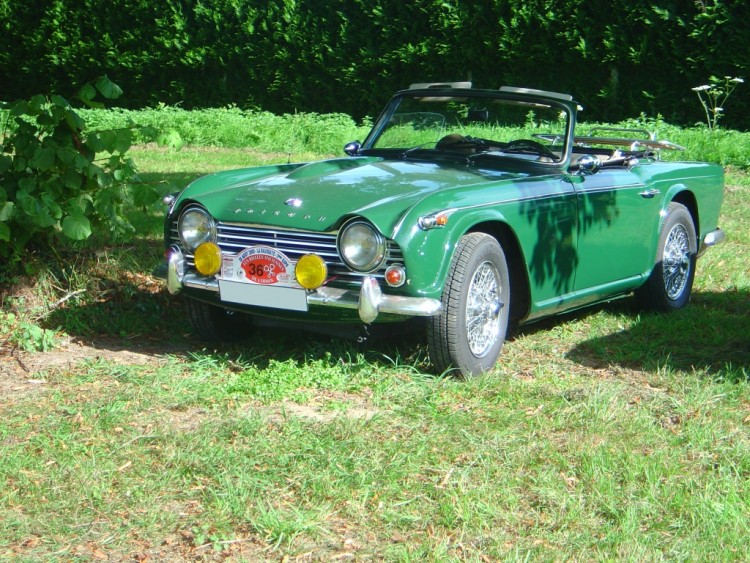 Fonds d'cran Voitures Triumph TR 4