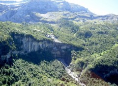 Fonds d'cran Voyages : Europe Chute d'eau prs du glacier des Diableret