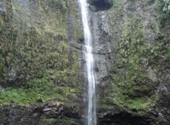 Fonds d'cran Nature cascade de takamaka