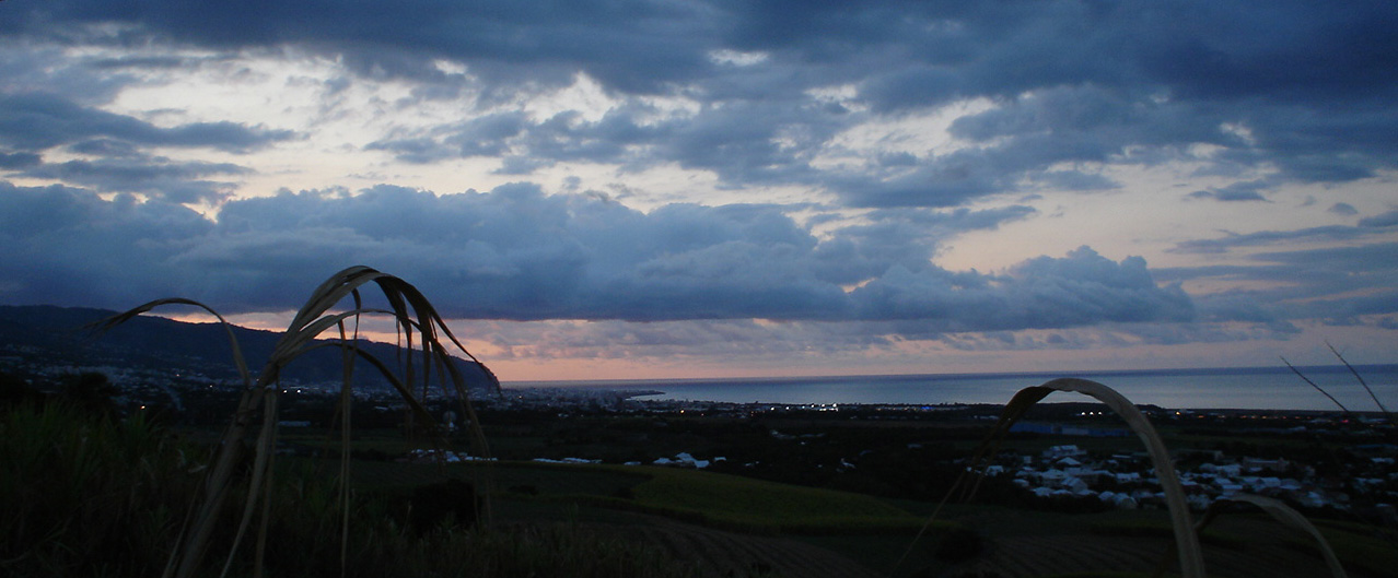 Wallpapers Nature Sunsets and sunrises coucher de soleil sur st denis