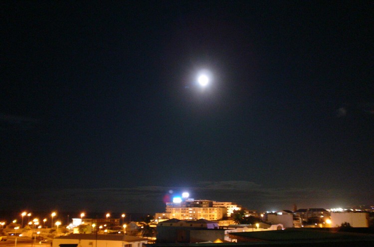 Fonds d'cran Nature Ciel - Nuages pleine lune