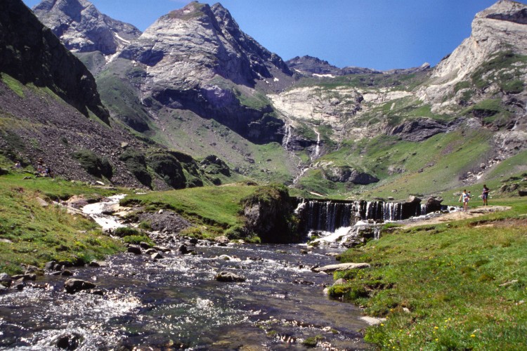 Fonds d'cran Nature Cascades - Chutes Pyrnes