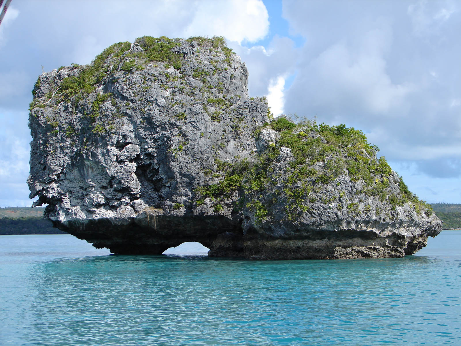 Fonds d'cran Voyages : Ocanie Nouvelle Caldonie ilts dans la baie d\'Upi