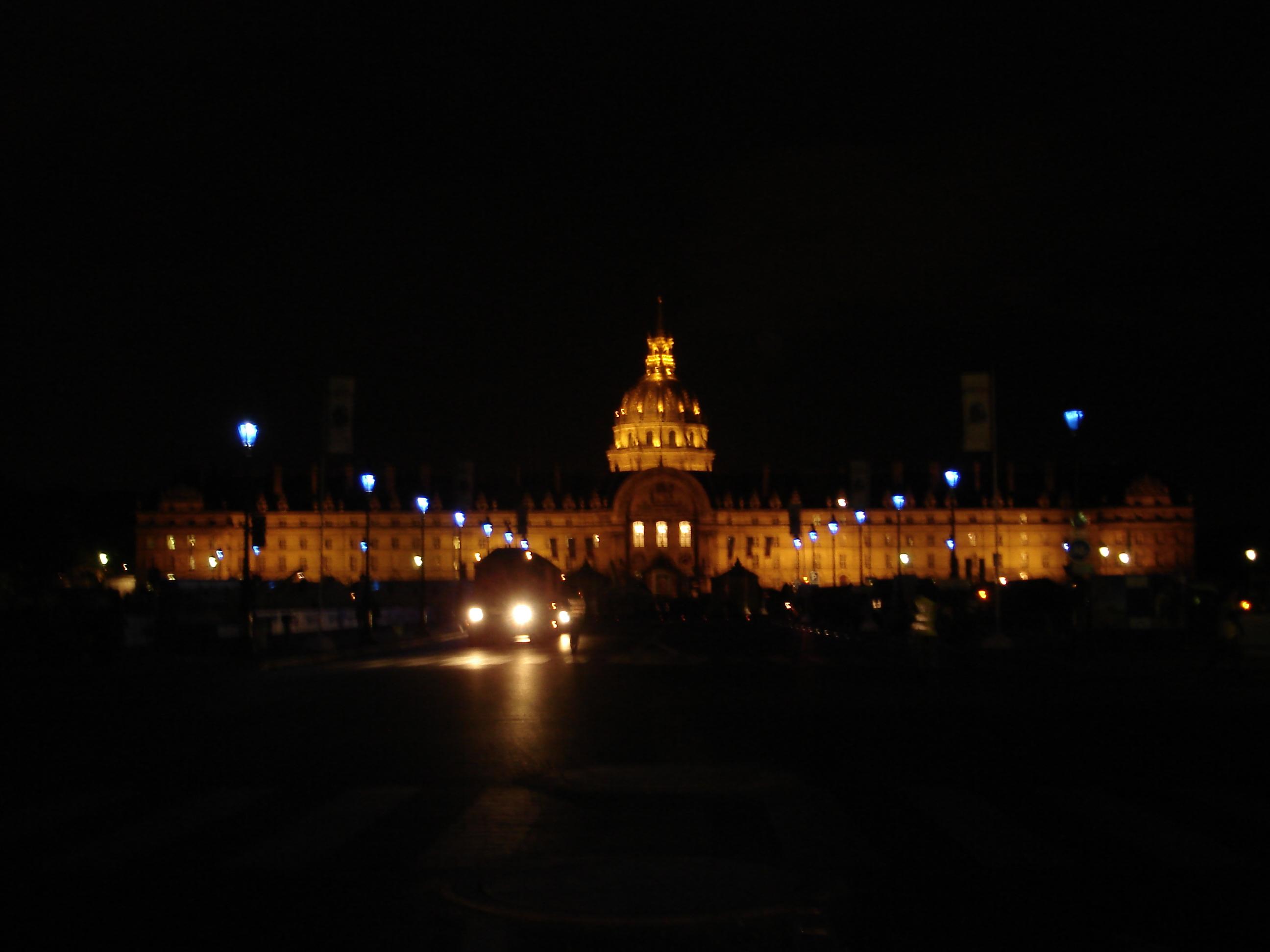 Fonds d'cran Abstrait - Art Lumire Le Dme des Invalides