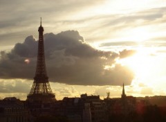 Fonds d'cran Voyages : Europe Tour Eiffel et soleil se regardent