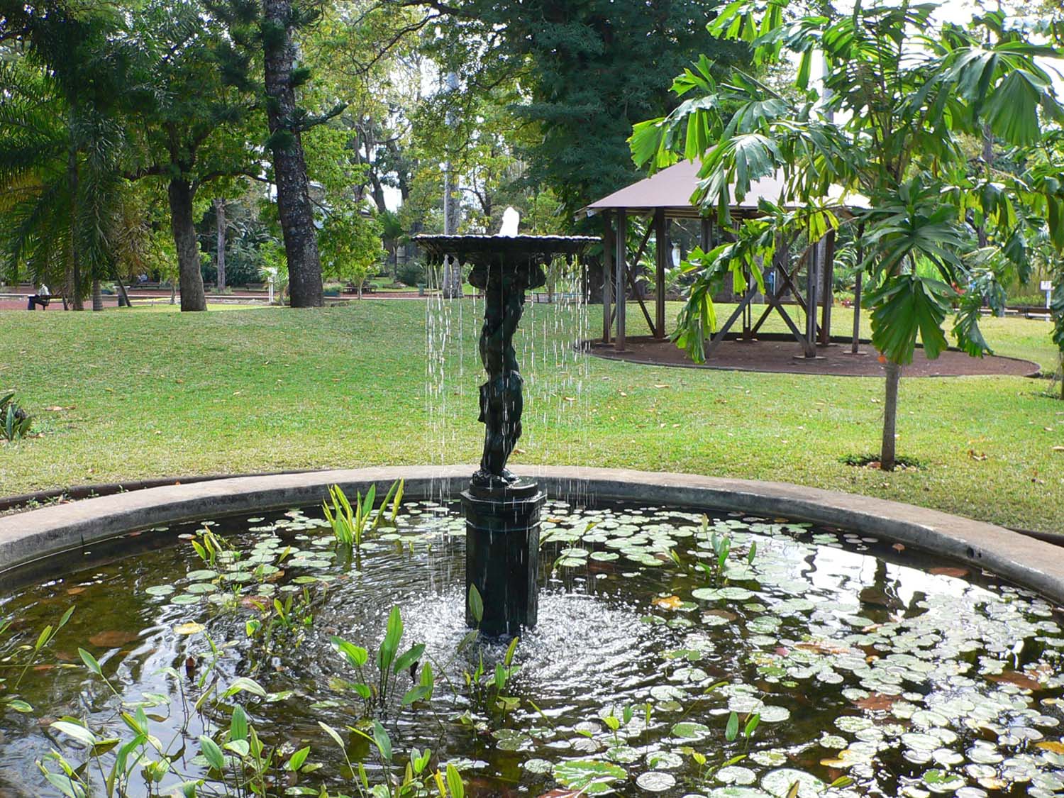 Wallpapers Constructions and architecture Fountains - Water Jets au jardin de l'tat