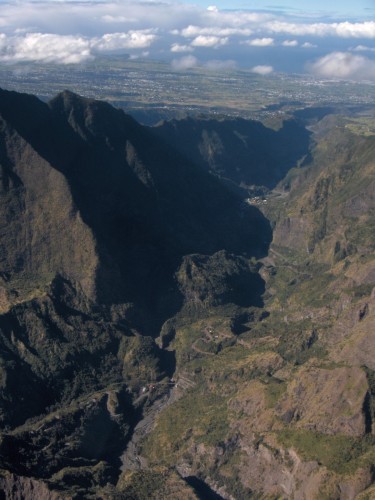 Fonds d'cran Voyages : Afrique La Runion Survol des cirques runionnais