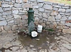 Fonds d'cran Constructions et architecture fontaine des Pierres Blanches