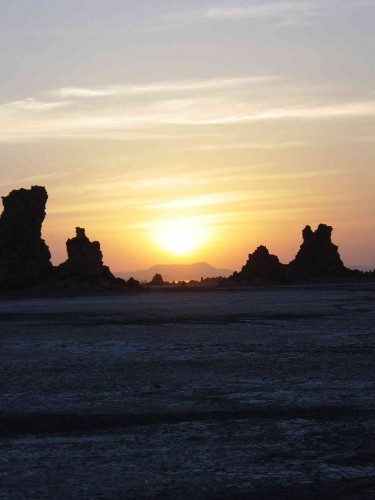 Fonds d'cran Nature Couchers et levers de Soleil lac abbe a djibouti en afrique