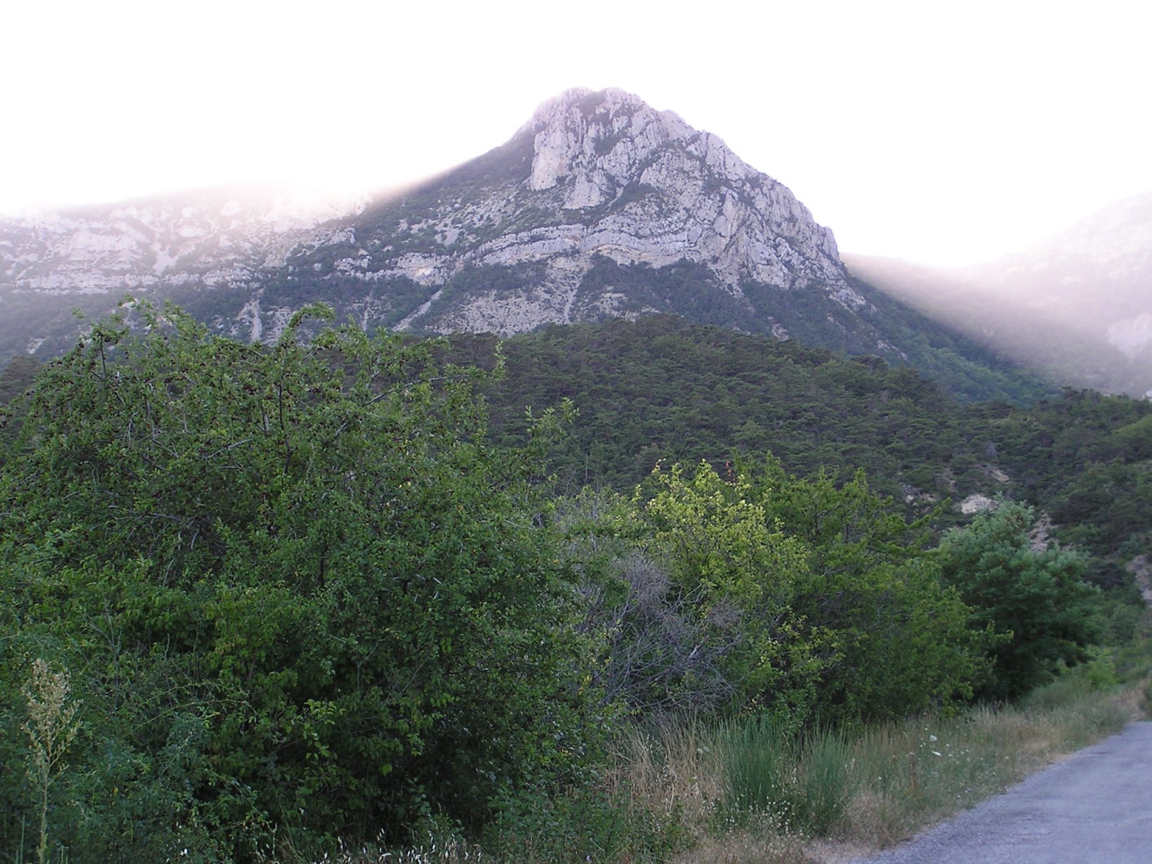 Wallpapers Nature Mountains Effet d'un coucher de soleil derrire la montagne