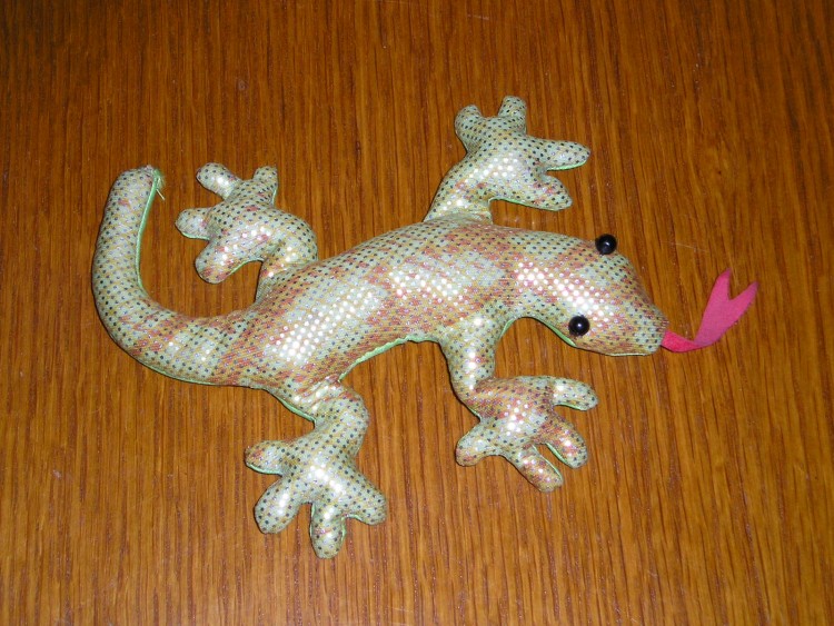 Wallpapers Objects Cuddly lezard