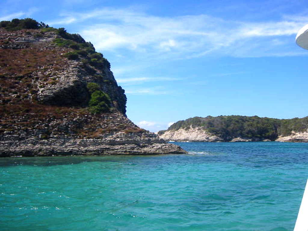 Fonds d'cran Voyages : Europe France > Corse Bonifacio - Crique aux eaux turquoises