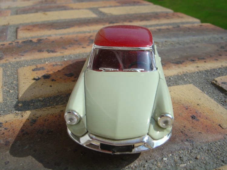 Fonds d'cran Voitures Voitures miniatures Citroen