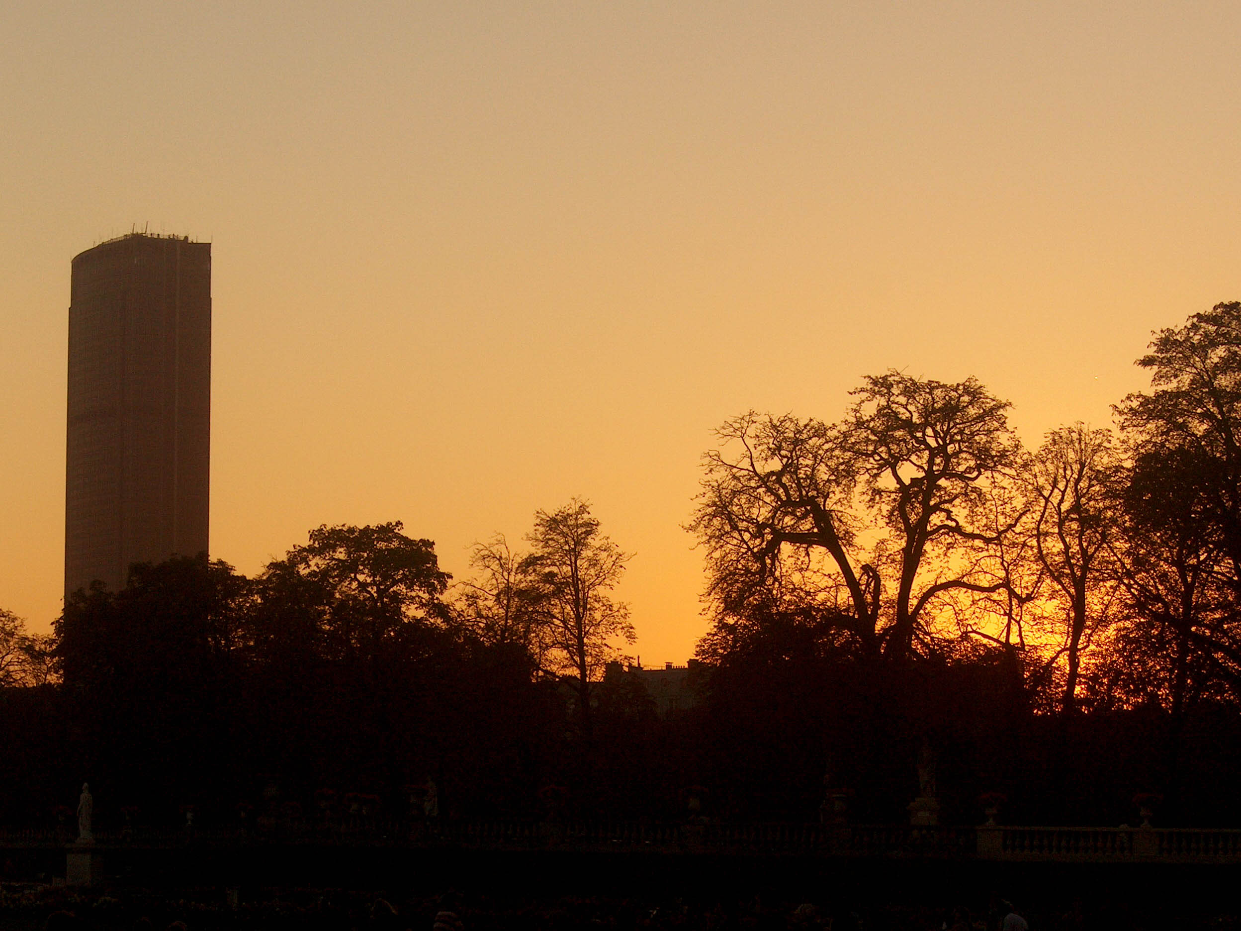 Wallpapers Nature Sunsets and sunrises Coucher de soleil sur la tour Montparnasse