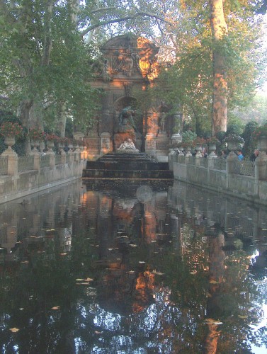 Wallpapers Nature Parks - Gardens Un bassin dans le jardin du Luxembourg  Paris