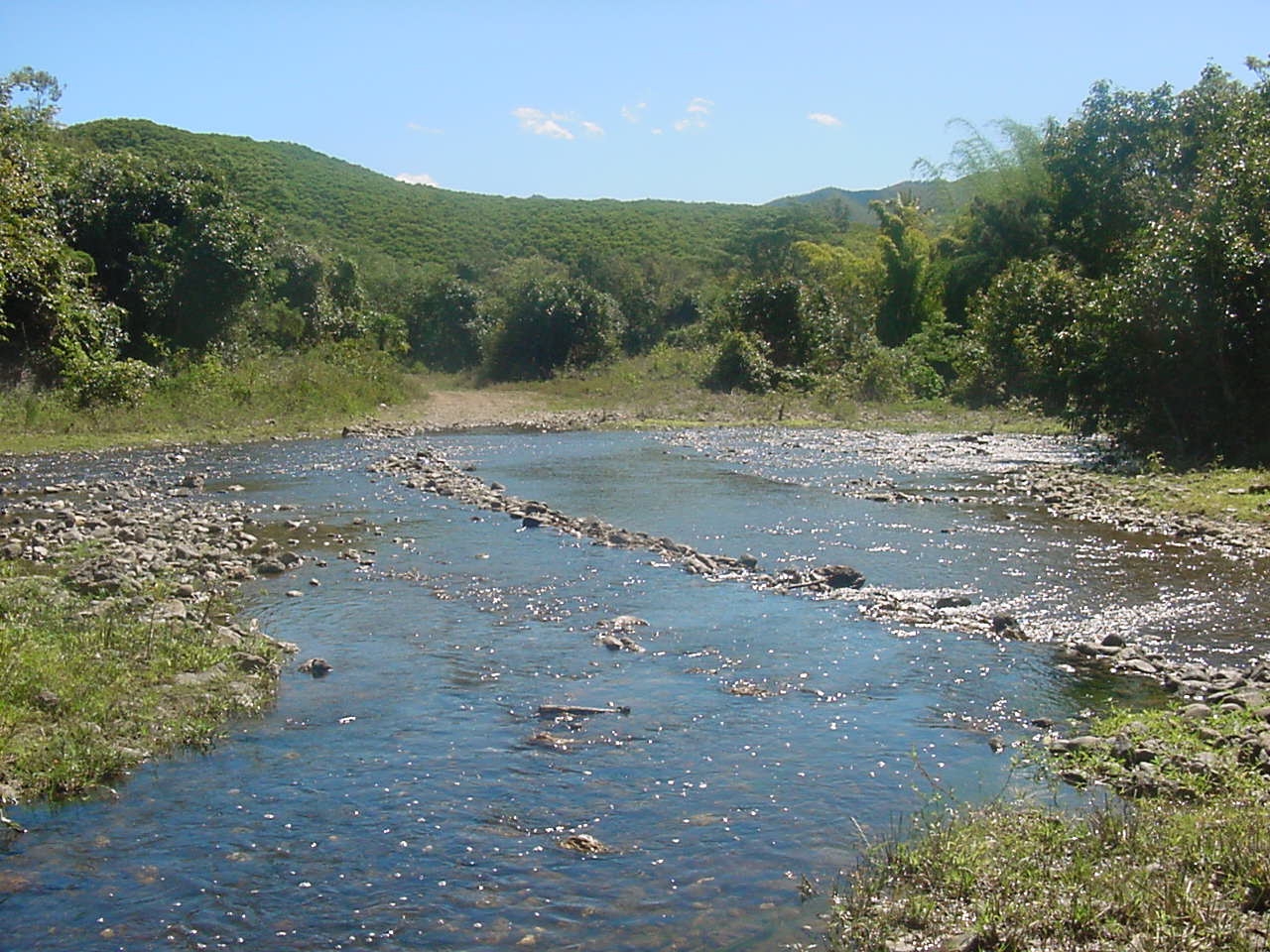 Fonds d'cran Nature Fleuves - Rivires - Torrents Un petit coin sympa en brousse