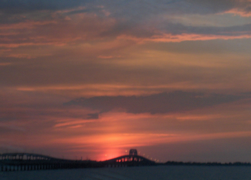 Wallpapers Nature Sunsets and sunrises Lever de soleil sur le Cheesapeak Bridge