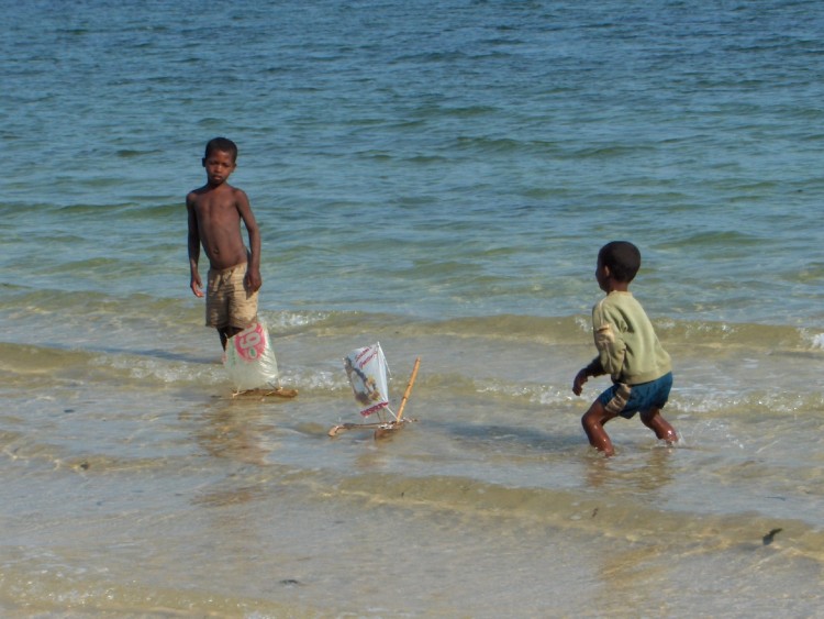 Fonds d'cran Voyages : Afrique Madagascar petit pecheur devienda grand ...