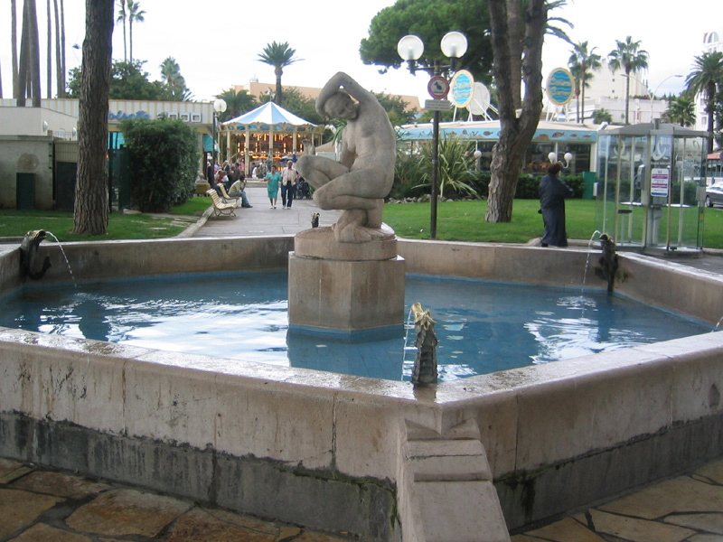 Wallpapers Constructions and architecture Fountains - Water Jets Fontaine  Cannes