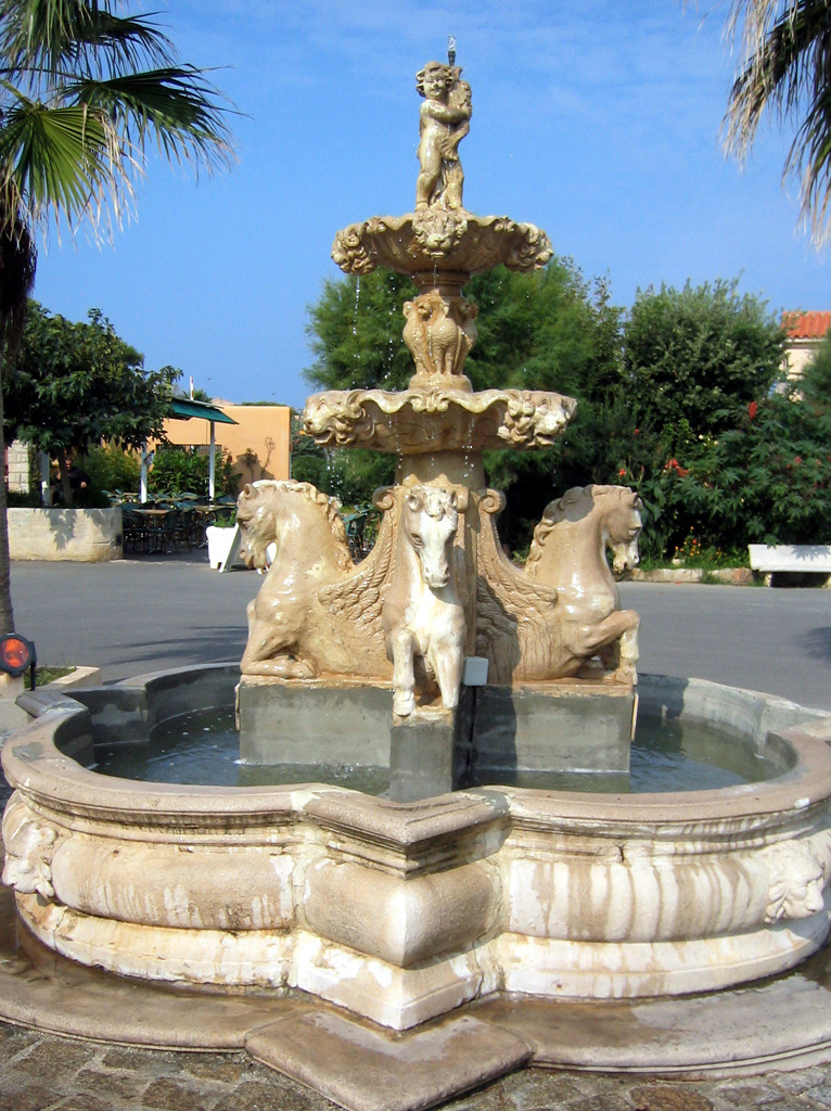 Fonds d'cran Constructions et architecture Fontaines - Jets d'eau Fontaine sur l'le des Embiez