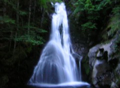 Fonds d'cran Nature cascade dans l'ariege