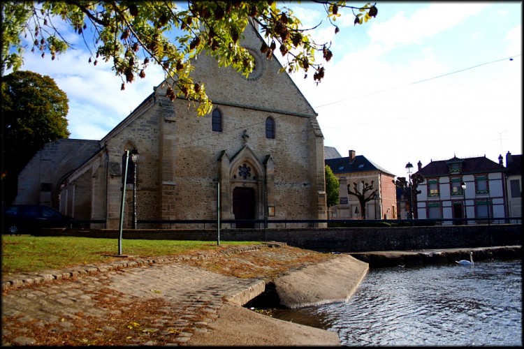 Fonds d'cran Constructions et architecture Edifices Religieux Hermes petit Village