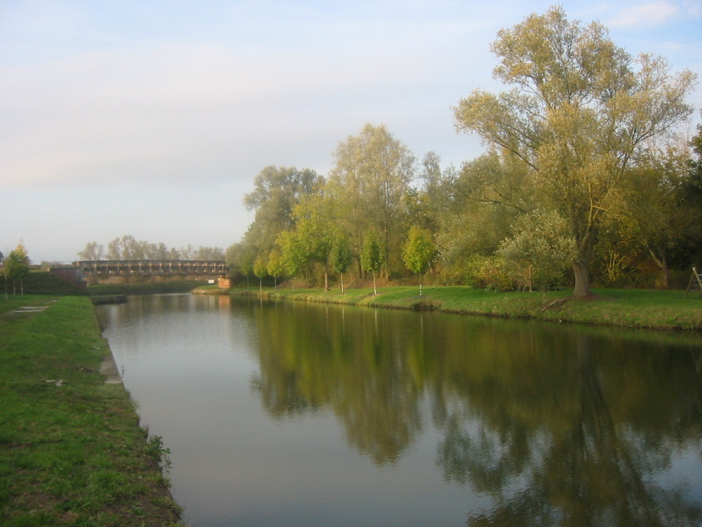 Fonds d'cran Nature Fleuves - Rivires - Torrents Le canal et le pont  Sraucourt le grand