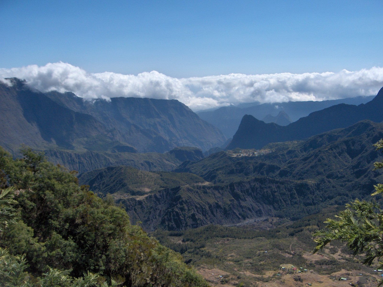 Fonds d'cran Voyages : Afrique La Runion Le cirque de Cilaos, col de Tabit