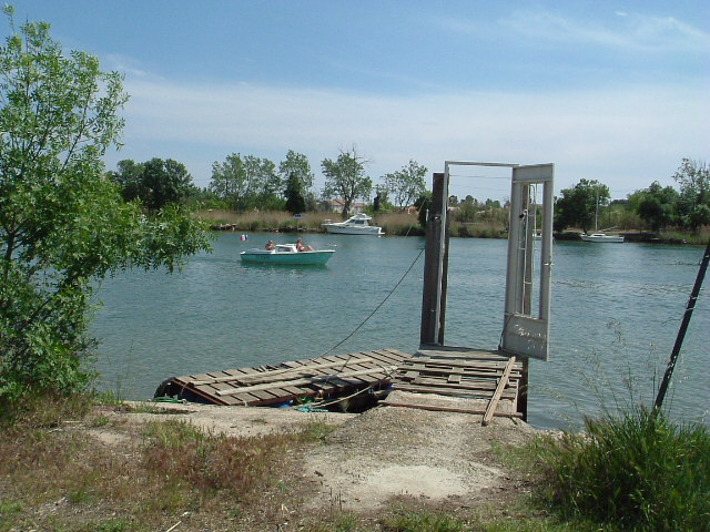 Fonds d'cran Voyages : Europe France > Languedoc-Roussillon Porte ouverte sur le temps..!