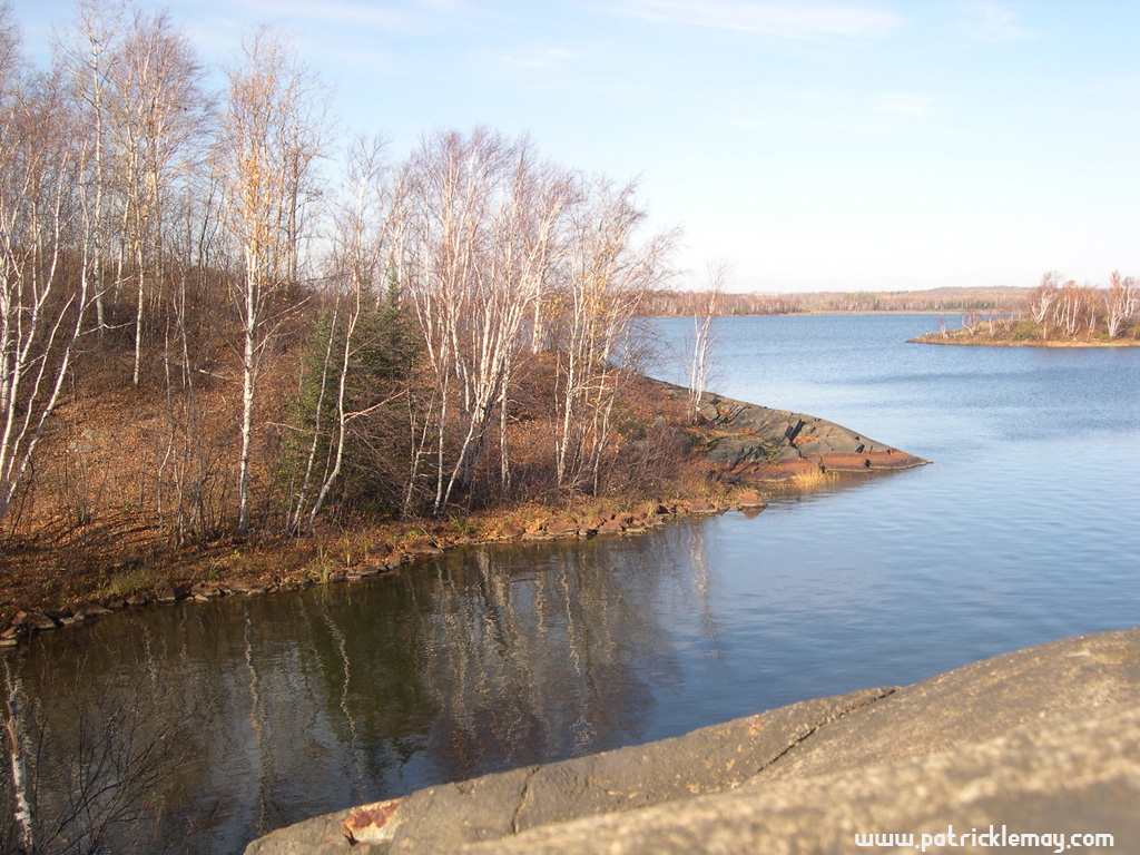 Fonds d'cran Nature Fleuves - Rivires - Torrents Eau en automne