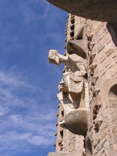 Fonds d'cran Voyages : Europe Espagne Dtail d'une flche de la cathdrale a Gaudi