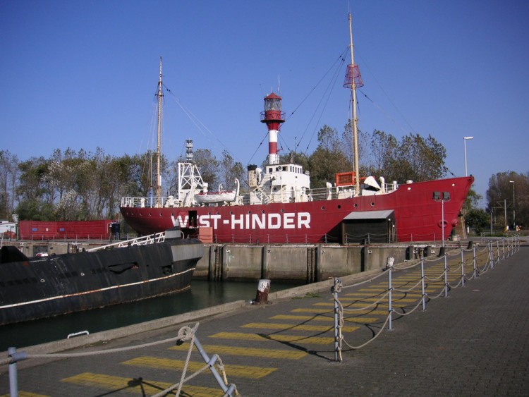 Fonds d'cran Bateaux Paquebots ancien bateau-phare converti en mus