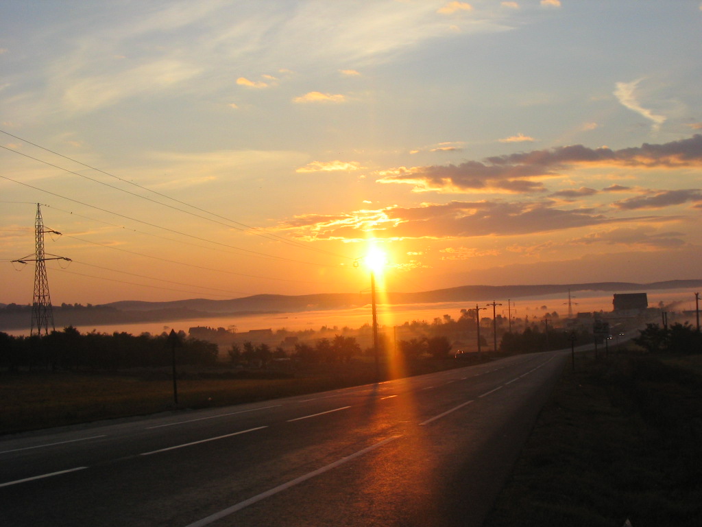 Fonds d'cran Nature Couchers et levers de Soleil somewhere in romania...