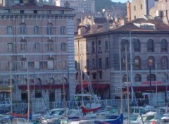 Fonds d'cran Voyages : Europe Le vieux port de Marseille et notr dame de la garde