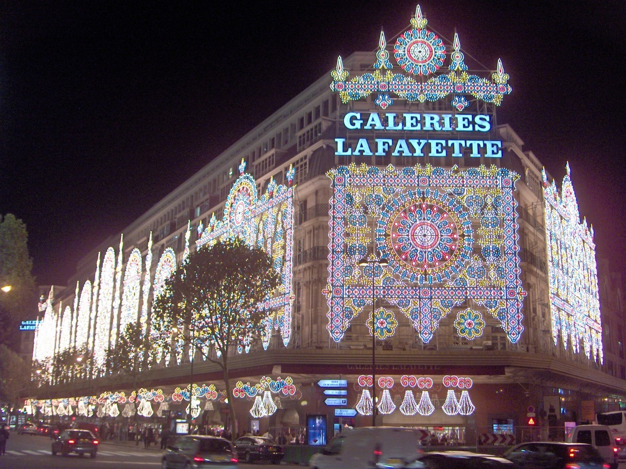 Wallpapers Trips : Europ France > Ile-de-France Paris, les faades nocturnes sur les grands boulevards