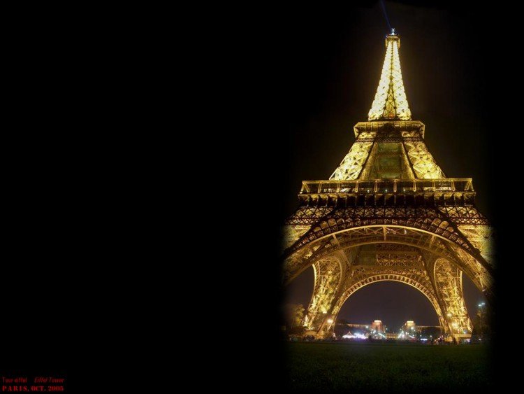 Wallpapers Trips : Europ France > Ile-de-France > Paris La Tour Eiffel comme vous ne l'avez jamais vue !